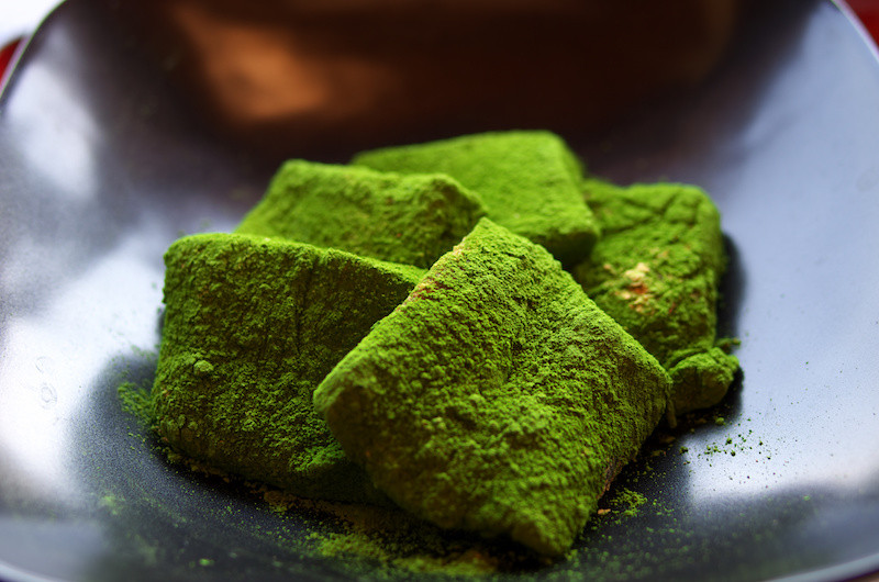 抹茶味のわらび餅